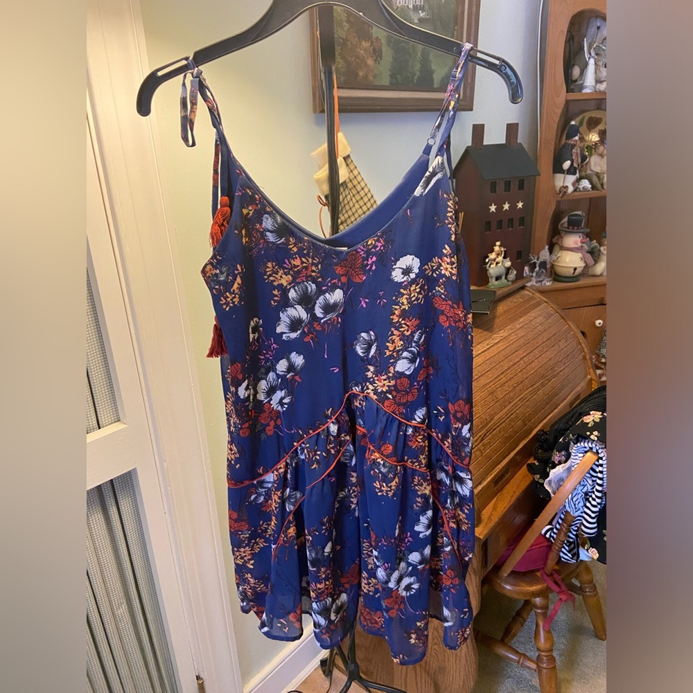 Excellent condition dress.